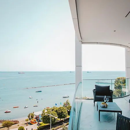 Resort 2 Bed With Sea Views In Trilogy, Seafront Limasol