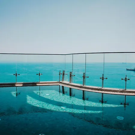 리조트 2 Bed With Sea Views In Trilogy, Seafront