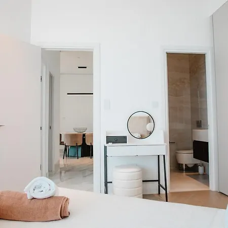 Apartman 2 Bed With Sea Views In Trilogy, Seafront *