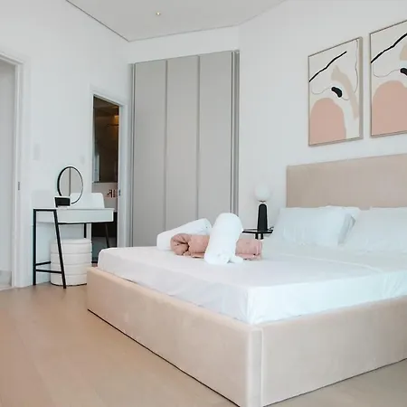 2 Bed With Sea Views In Trilogy, Seafront Apartman *