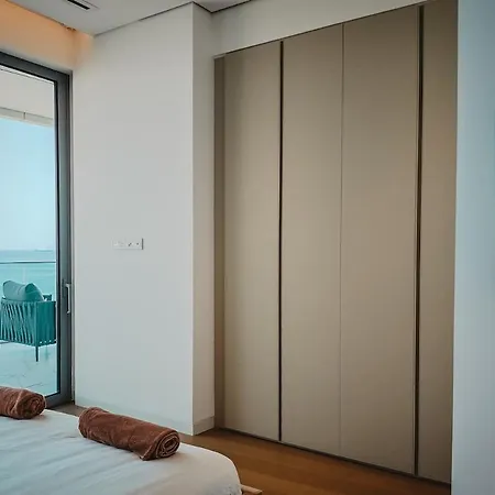 2 Bed With Sea Views In Trilogy, Seafront Apartman