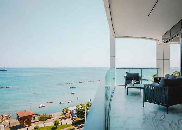 Rezort 2 Bed With Sea Views In Trilogy, Seafront Lemesos