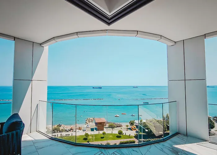 2 Bed With Sea Views In Trilogy, Seafront