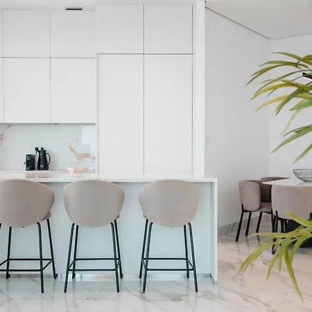 אתר נופש 2 Bed With Sea Views In Trilogy, Seafront