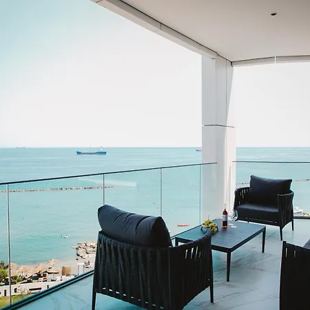 2 Bed With Sea Views In Trilogy, Seafront * לימסול