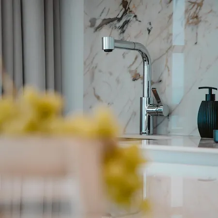 אתר נופש 2 Bed With Sea Views In Trilogy, Seafront *