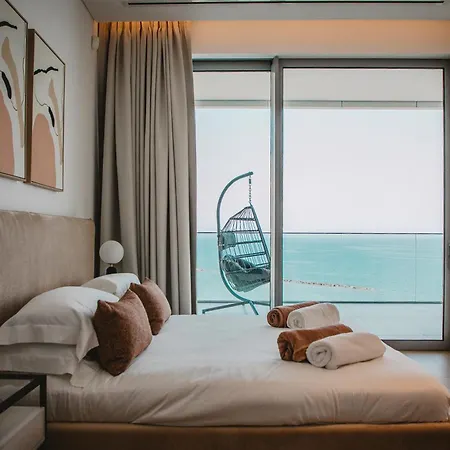 2 Bed With Sea Views In Trilogy, Seafront אתר נופש לימסול