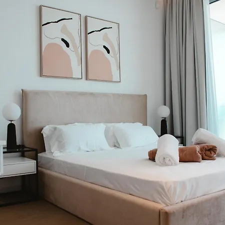 אתר נופש 2 Bed With Sea Views In Trilogy, Seafront